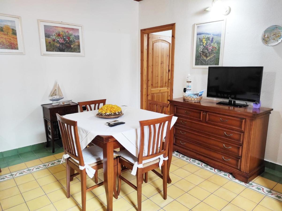 Casa Lupino Apartment โอโรเซย ภายนอก รูปภาพ